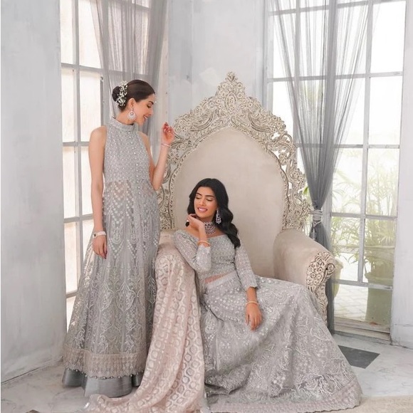 Indian/Pakistani Lehenga Choli - Picture 2 of 2